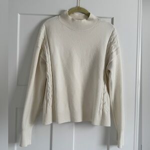 Banana Republic - White (SUPER SOFT!!) turtleneck Sweater - Medium